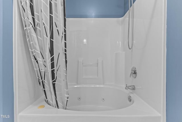 3159 Wisteria Ln Unit 202, Fayetteville, NC 28314 - bathroom featuring a combined bath / shower with jetted tub