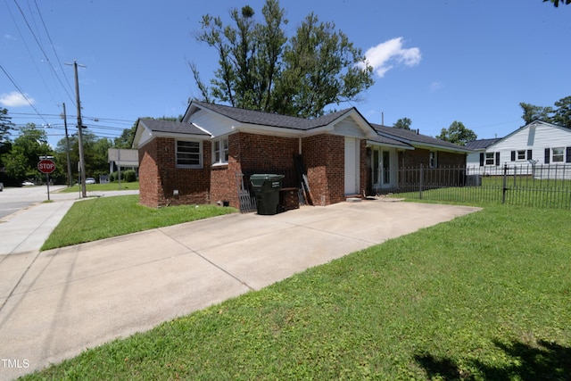 521 S Lombard St, Clayton, NC 27520 - single story home featuring brick siding and crawl space