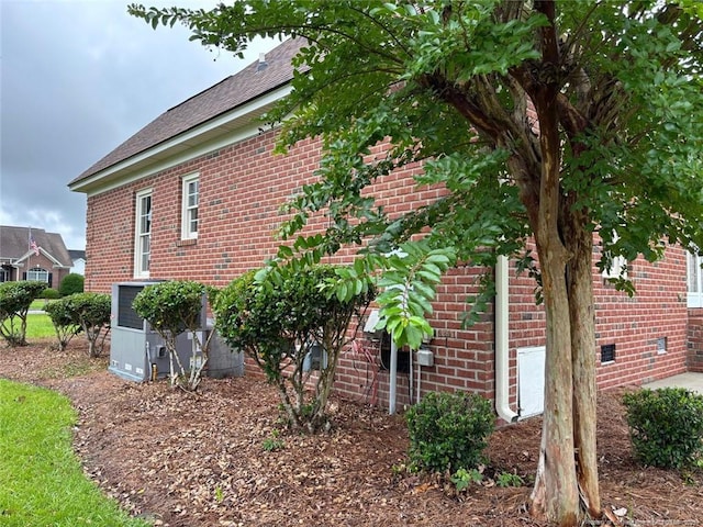 518 Maple Leaf Way, Lumberton, NC 28358 - view of side of home with brick siding