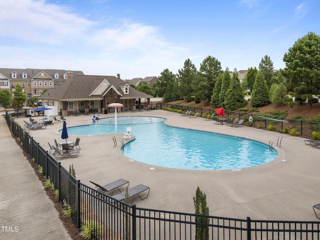 4124 Sykes St, Cary, NC 27519 - community pool with a patio