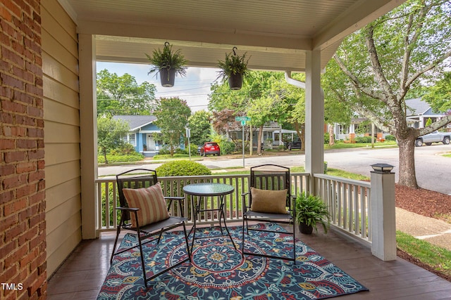 601 E Franklin St, Raleigh, NC 27604 - view of wooden porch