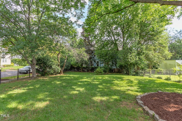601 E Franklin St, Raleigh, NC 27604 - view of fenced backyard
