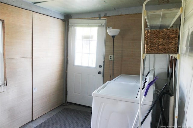 411 Rainey Dr, Spring Lake, NC 28390 - laundry room with washer and clothes dryer