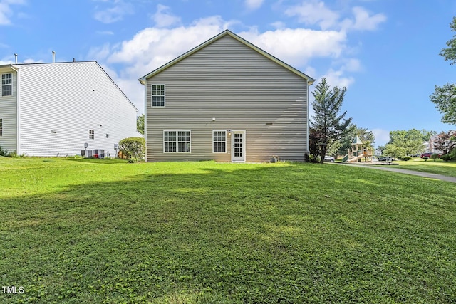 160 Chandler Springs Dr, Holly Springs, NC 27540 - back of property with a yard