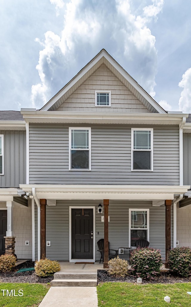 121 Longleaf Pine St, Clayton, NC 27527 - view of front of house with a porch