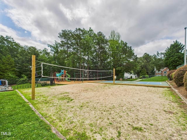 7501 Montibillo Pkwy, Durham, NC 27713 - view of community featuring volleyball court