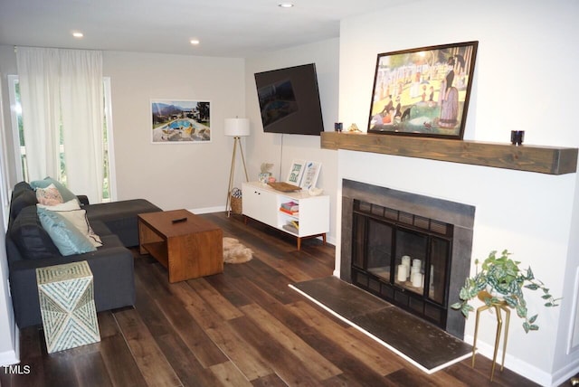 80 Stoneridge Rd, Durham, NC 27705 - living area featuring wood finished floors, recessed lighting, and a glass covered fireplace