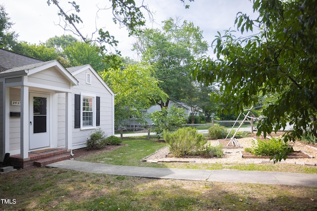 2423 Farthing St, Durham, NC 27704 - view of yard
