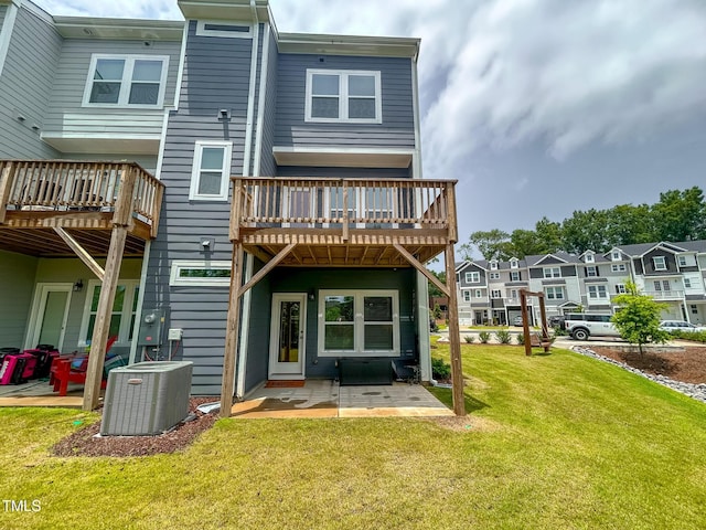 124 Sugar Run Dr Unit 11, Fuquay Varina, NC 27526 - back of property with a patio, a yard, a residential view, and a deck
