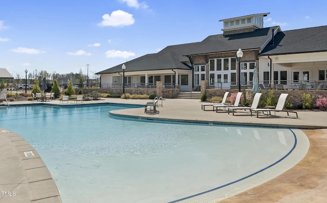 1247 White Flint Cir, Durham, NC 27703 - community pool with a patio