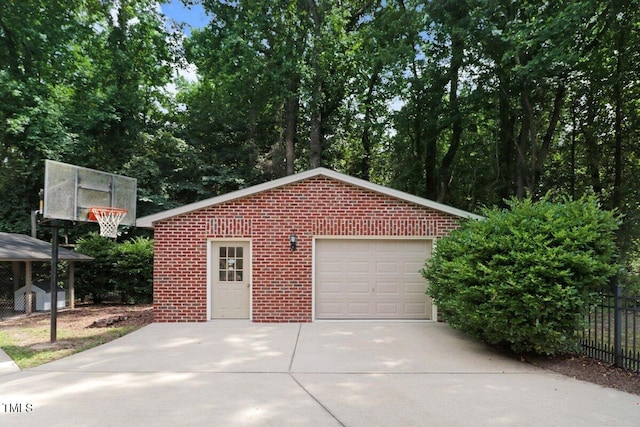 116 Twin Oaks Pl, Goldsboro, NC 27530 - garage with driveway