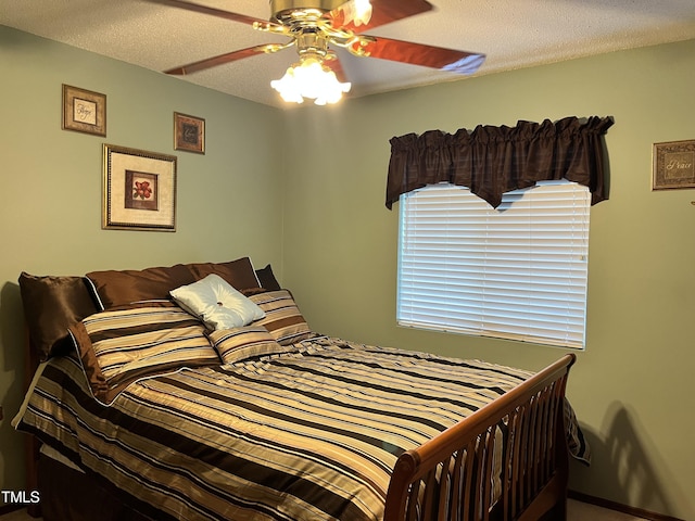 469 Whitehead Rd, Enfield, NC 27823 - bedroom with ceiling fan