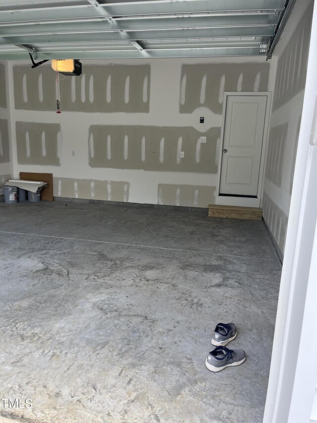3204 Overlook Ct, Burlington, NC 27215 - view of garage
