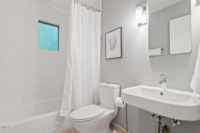 1403 Meadow Ln, Chapel Hill, NC 27516 - full bath with toilet and shower / bathtub combination with curtain