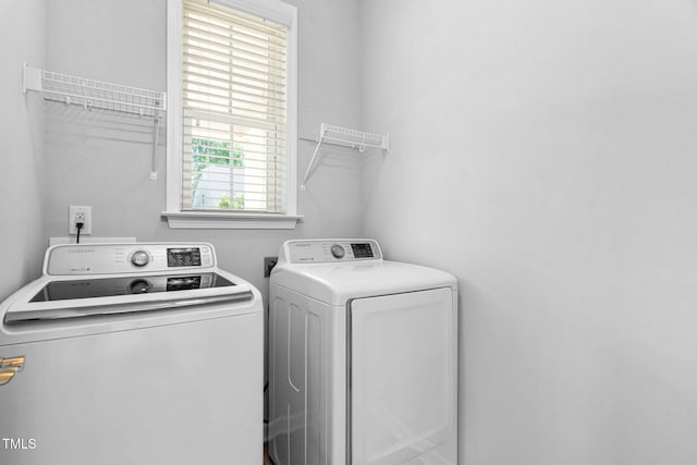 1019 Santiago St, Durham, NC 27703 - washroom featuring washer and clothes dryer