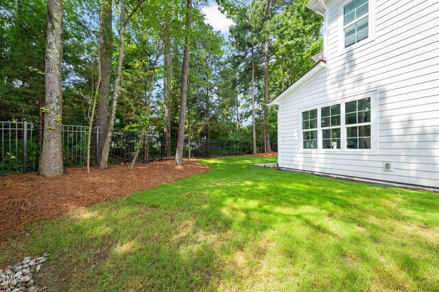 525 Kings Lake Way, Durham, NC 27703 - view of yard