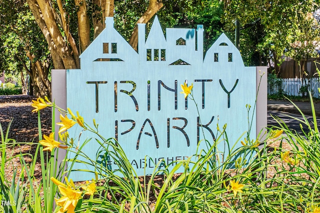 1007 W Markham Ave, Durham, NC 27701 - view of community sign