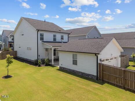1600 Sandy Prairie Dr, Wendell, NC 27591 - rear view of house featuring a shingled roof