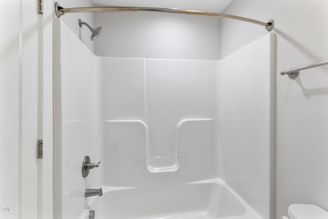 532 Joe Collins Rd, Lillington, NC 27546 - full bath with toilet and washtub / shower combination