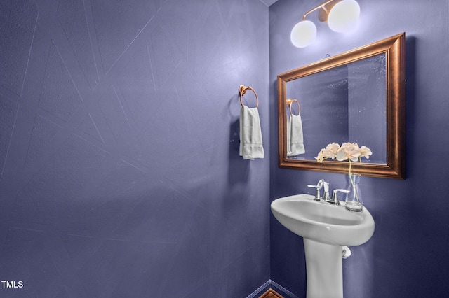 7 Faircroft Ct, Durham, NC 27703 - view of bathroom