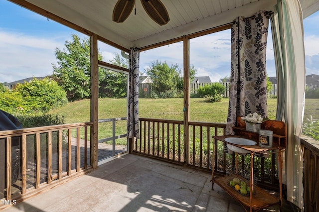 7 Faircroft Ct, Durham, NC 27703 - sunroom featuring ceiling fan
