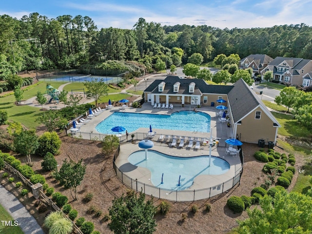 7 Faircroft Ct, Durham, NC 27703 - community pool with a patio area