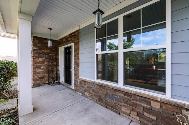 7 Faircroft Ct, Durham, NC 27703 - view of covered porch