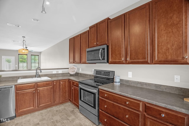 1076 Kelso Ln, Burlington, NC 27215 - photo 9
