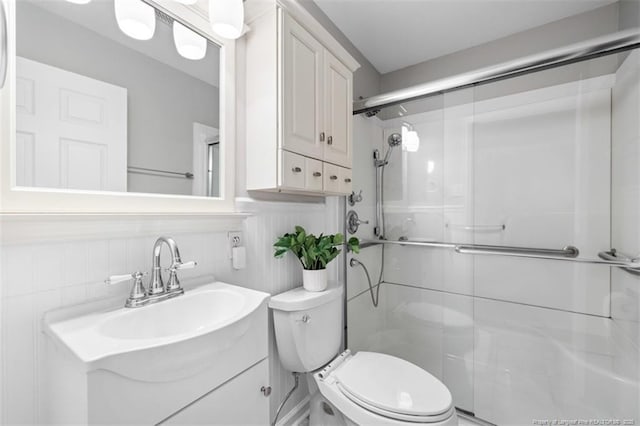 325 Hamilton St, Fayetteville, NC 28301 - full bathroom with a stall shower and vanity