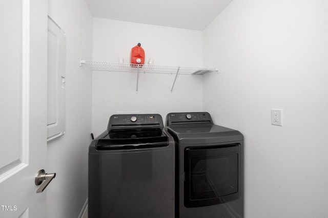 937 Baldwin Ridge Rd, Apex, NC 27523 - laundry room featuring washer and dryer