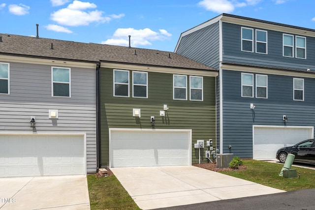 937 Baldwin Ridge Rd, Apex, NC 27523 - view of side of home featuring an attached garage and driveway