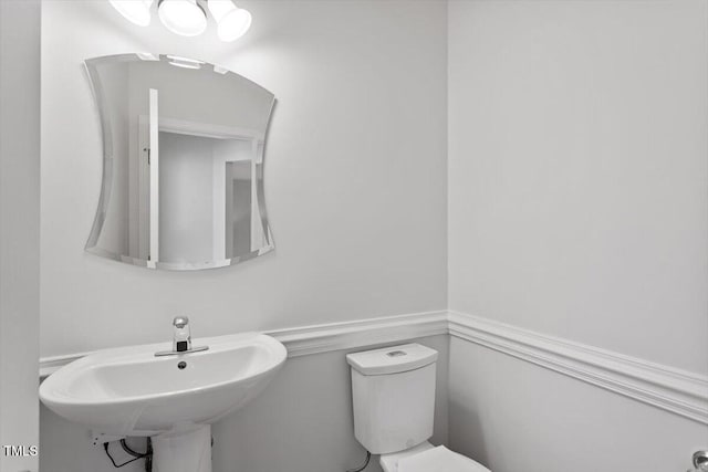 3921 Robins Nest Ln, Wake Forest, NC 27587 - half bath featuring toilet and a sink