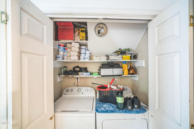 2504 Lancaster Rd NW, Wilson, NC 27896 - laundry area with separate washer and dryer