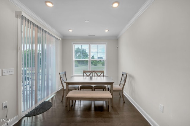 1051 Jura Ridge Dr, Fuquay Varina, NC 27526 - dining room featuring crown molding, wood finished floors, and recessed lighting