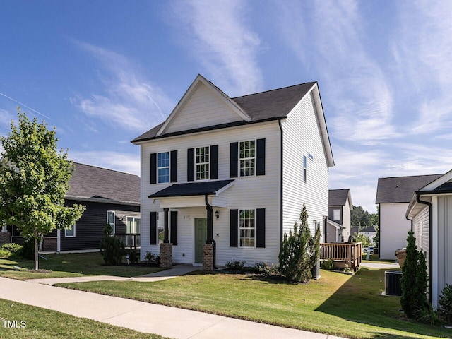 157 E Wilson St, Clayton, NC 27520 - traditional-style home with a front yard