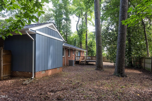 2801 E Shoreham St, Durham, NC 27707 - fenced backyard featuring a deck