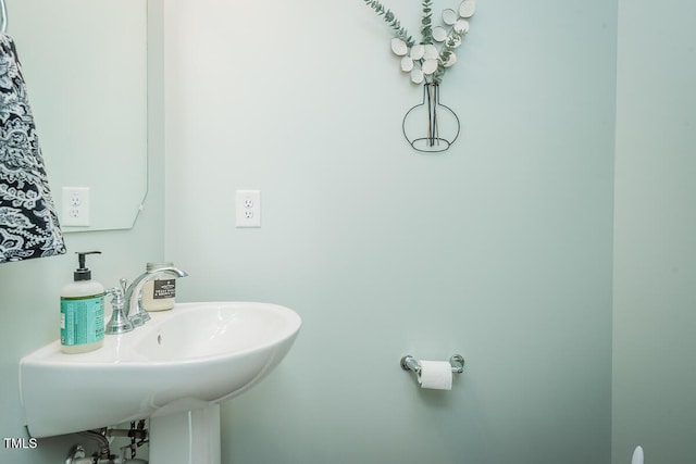 514 Alamanni Ct, Graham, NC 27253 - bathroom featuring a sink