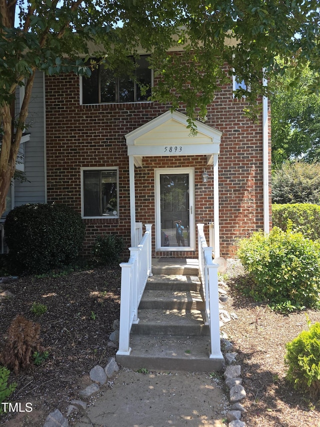 5893 Shady Grove Cir, Raleigh, NC 27609 - photo 2