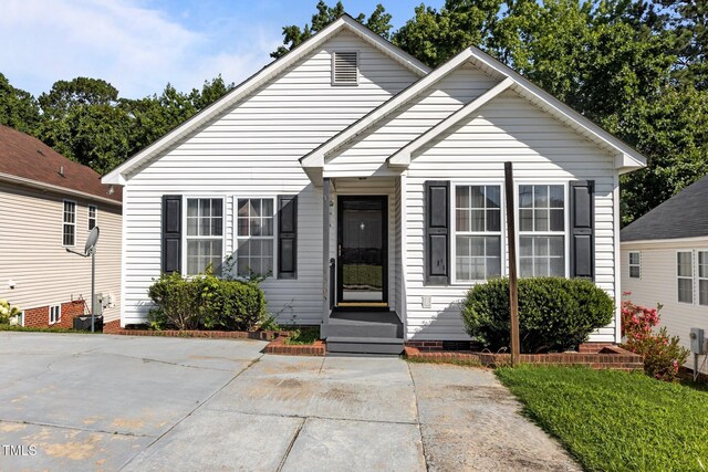 4505 Woodlawn Dr, Raleigh, NC 27616 - view of front facade