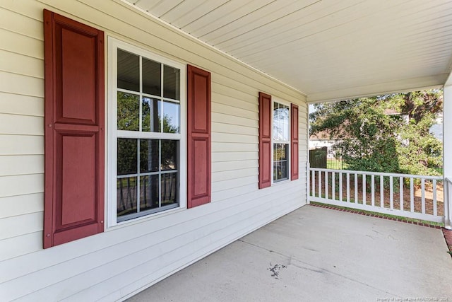 5228 Wallbrook Dr, Fayetteville, NC 28306 - view of covered porch