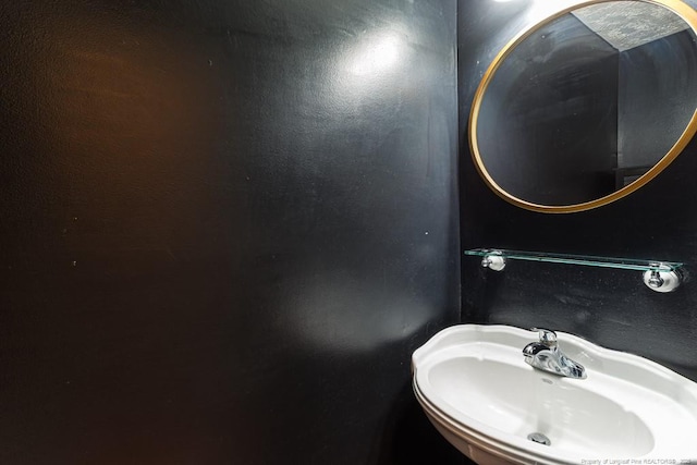 5228 Wallbrook Dr, Fayetteville, NC 28306 - bathroom featuring a sink