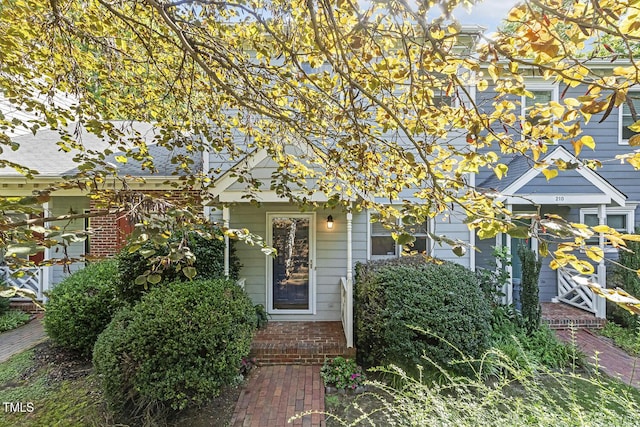 212 Cross Keys Ct, Cary, NC 27511 - doorway to property