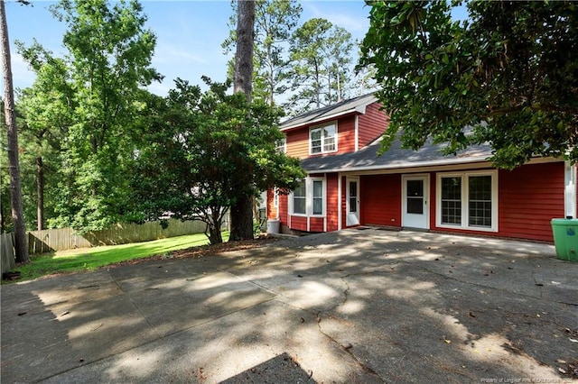 1612 Hennessy Pl, Fayetteville, NC 28303 - rear view of property