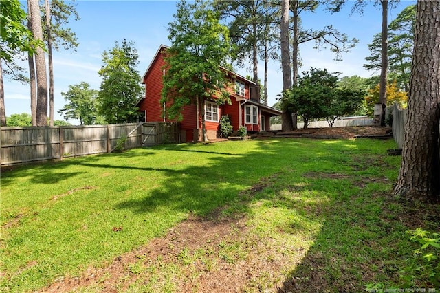 1612 Hennessy Pl, Fayetteville, NC 28303 - view of fenced backyard