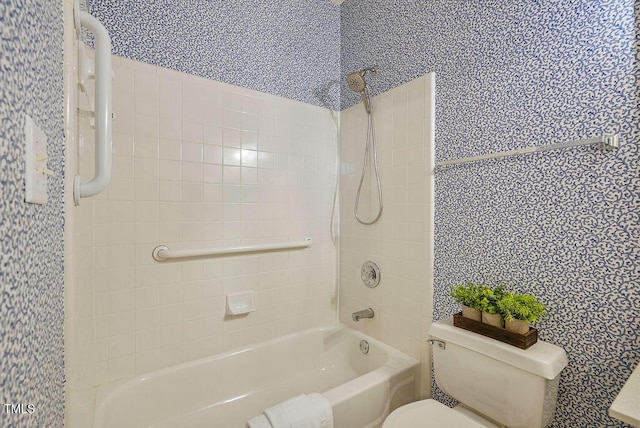 125 Chimney Rise Dr, Cary, NC 27511 - full bathroom featuring toilet and shower / bathtub combination
