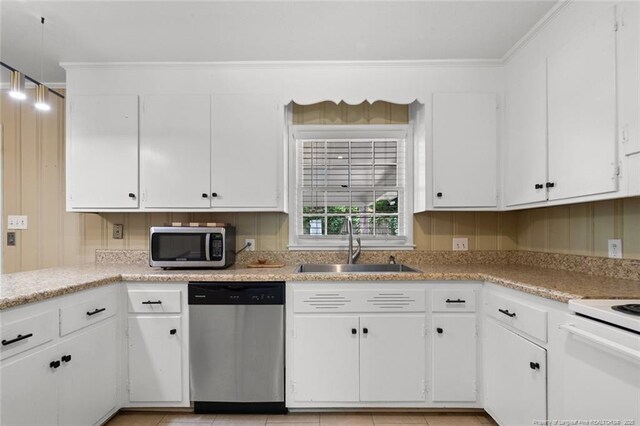 2613 N Edgewater Dr, Fayetteville, NC 28303 - kitchen with stainless steel appliances, white cabinetry, light countertops, and ornamental molding