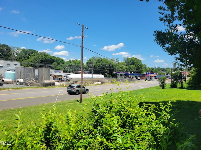 411 W Raleigh St, Siler City, NC 27344 - view of asphalt street