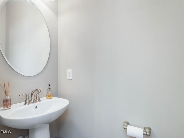 215 Brier Summit Pl, Durham, NC 27703 - bathroom featuring a sink