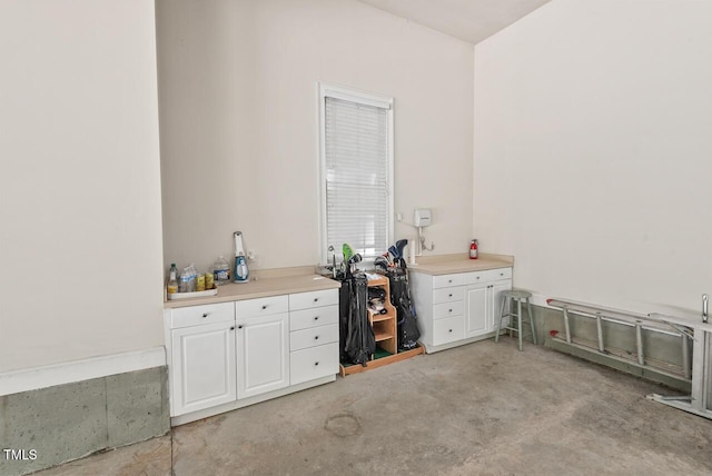 3606 Dairy Pond Pl, Durham, NC 27705 - bar area featuring concrete floors