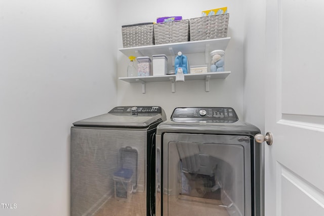 543 Callandale Ln, Durham, NC 27703 - washroom with washer and clothes dryer